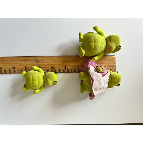Lil' Woodzeez Tidyshine Turtle Family Mom Dad Child Toy Figures Set - Picture 6 of 6